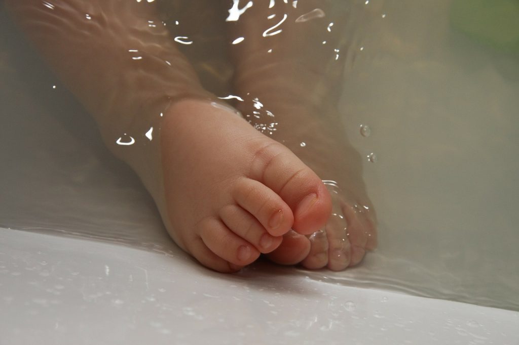 BebÃ© reborn de silicona en agua
